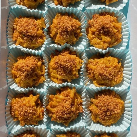 Mac ‘N’ Cheese cups, Parmesan Crumb (20)